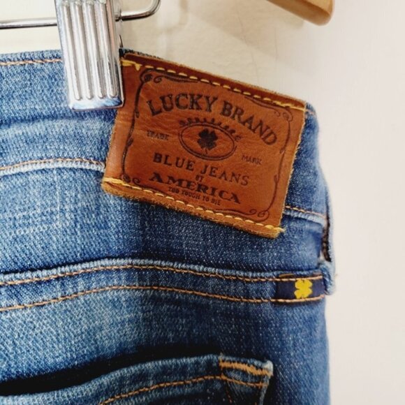 Lucky Brand Charlie Straight Jeans - Picture 9 of 9